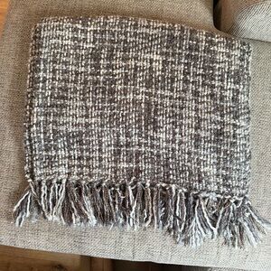 Bedford Collection Gray and Cream Woven Throw Blanket